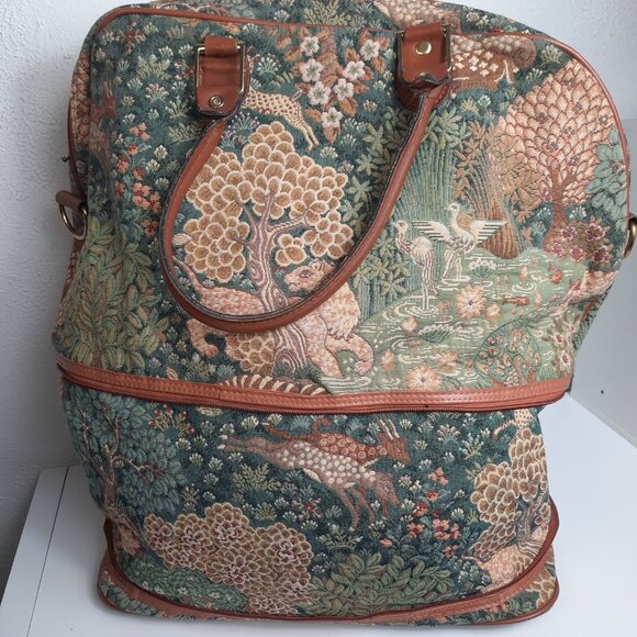 Vintage Expandable Tapestry Bag Overnight Bag  Tote Pegasus Cottagecore Floral - Picture 12 of 16